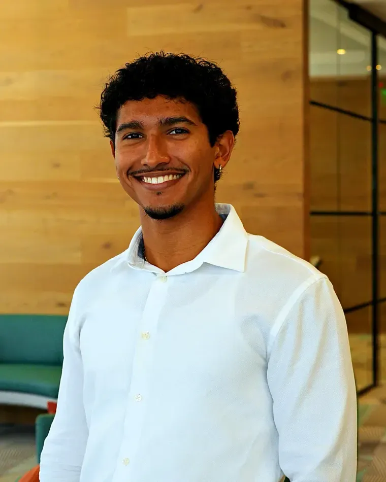 Gio, Ventas y Director de Crecimiento